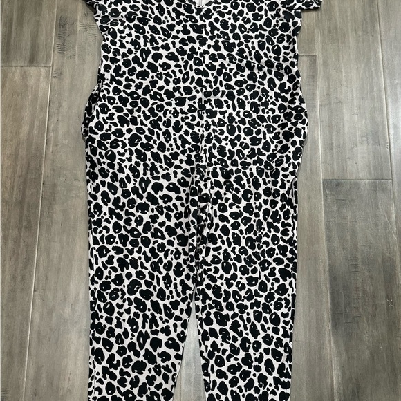 Smash + Tess S&T Sunday Romper in Lexi Leopard sz Lg Cute Comfy, Bamboo material - Picture 4 of 10